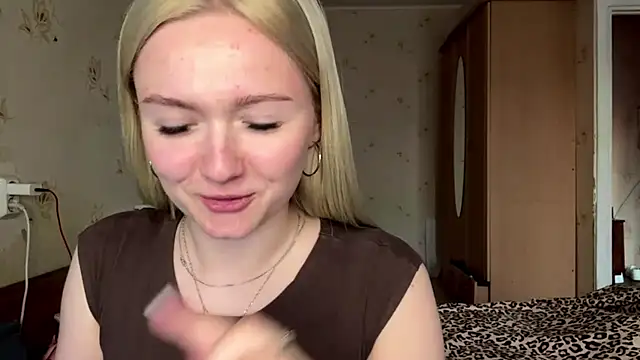 Sophia Blonde online show from April 14, 2:55 pm