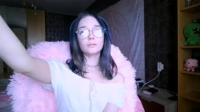 baby onface online show from April 27, 8:45 am