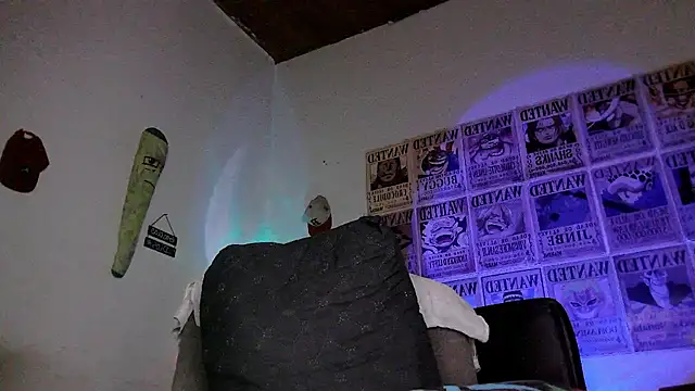 Snapshot of Pinky_xxx333 chatting on March 26, 3:05 am Pinky xxx333 online show from March 26, 3:05 am