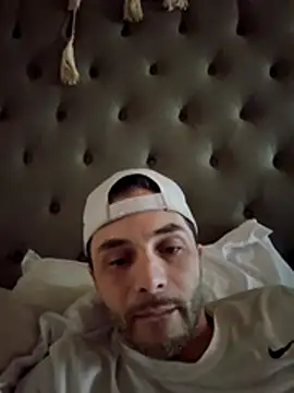 JuicyJulia08 online show from April 1, 5:10 pm