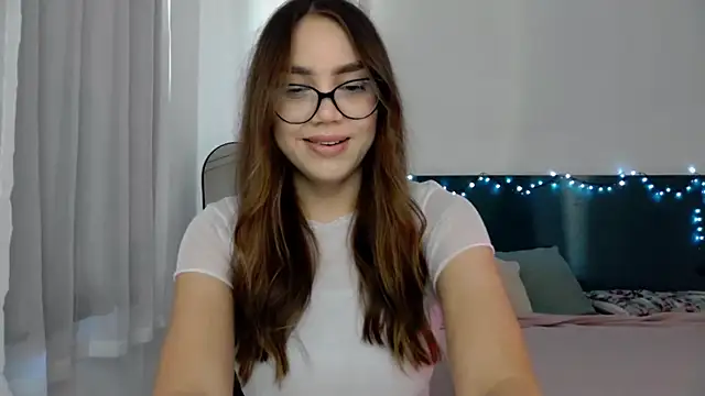 Snapshot of NebulaaHaven chatting on May 5, 6:00 pm NebulaaHaven online show from May 5, 6:00 pm