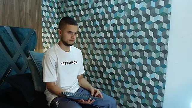 Joaho Fernandez online show from May 15, 9:13 pm