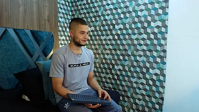 Joaho Fernandez online show from June 11, 9:12 pm