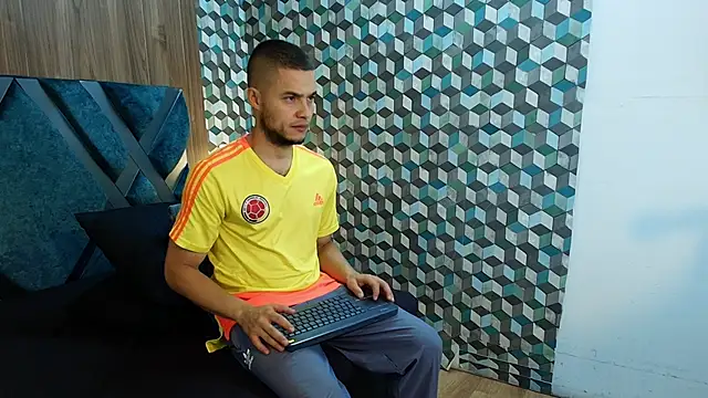 Joaho Fernandez online show from June 13, 9:57 pm