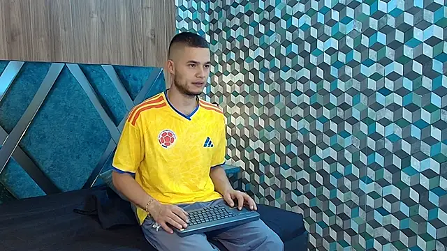 Joaho Fernandez online show from July 7, 8:01 pm