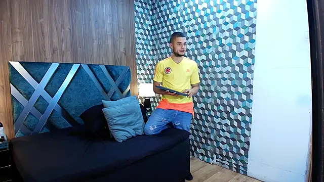 Joaho Fernandez online show from June 17, 9:03 pm