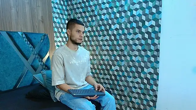Joaho Fernandez online show from July 19, 6:48 pm