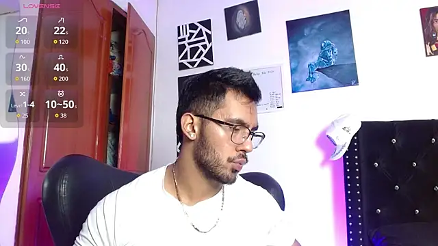 romanpearce  online show from May 26, 1:58 am
