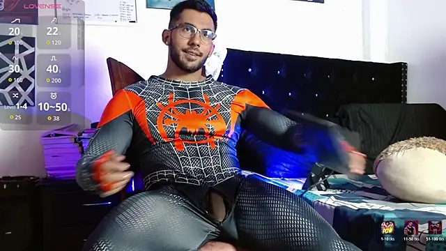 Snapshot of romanpearce_ chatting on June 16, 6:08 pm romanpearce online show from June 16, 6:08 pm