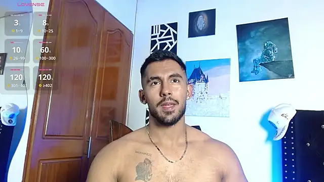 Snapshot of romanpearce_ chatting on July 1, 9:26 pm romanpearce online show from July 1, 9:26 pm