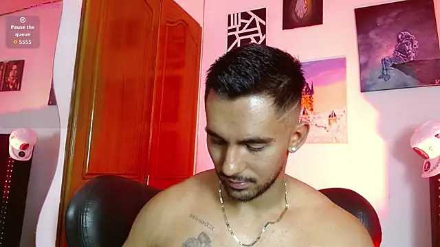 Snapshot of romanpearce_ chatting on July 20, 4:42 pm romanpearce online show from July 20, 4:42 pm