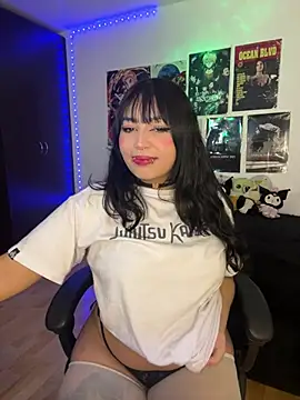 Hinataaa  online show from April 15, 5:02 am