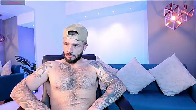 NICK OWEEN26 online show from May 6, 7:29 pm