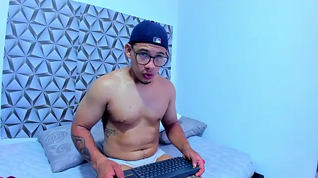 Benjamin lich online show from April 2, 3:08 pm