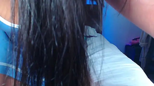 mila gomez  online show from April 24, 12:01 am