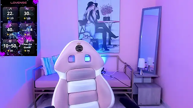Snapshot of Soffi_x_x_ chatting on June 1, 8:30 pm Soffi x x online show from June 1, 8:30 pm