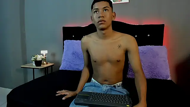 Snapshot of LexSin17 chatting on March 26, 8:29 pm LexSin17 online show from March 26, 8:29 pm