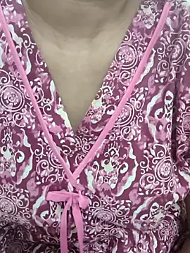 HeartlessGirl online show from May 15, 3:32 pm