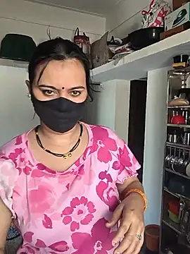 HeartlessGirl online show from June 14, 8:26 am