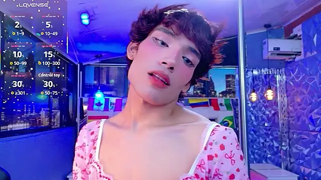 Snapshot of IsaacNovaa chatting on June 30, 8:42 pm IsaacNovaa online show from June 30, 8:42 pm