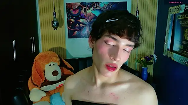 IsaacNovaa online show from April 13, 8:24 pm