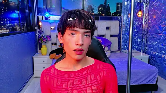 IsaacNovaa online show from April 15, 9:04 am