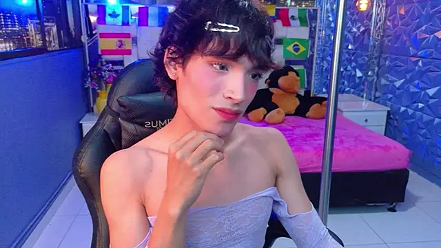 Snapshot of IsaacNovaa chatting on June 16, 7:36 pm IsaacNovaa online show from June 16, 7:36 pm