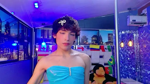Snapshot of IsaacNovaa chatting on June 27, 8:37 pm IsaacNovaa online show from June 27, 8:37 pm