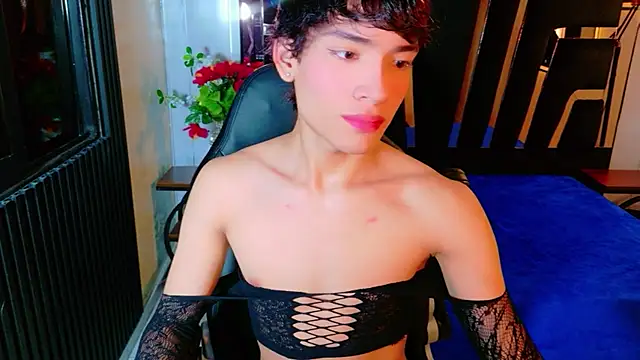 IsaacNovaa online show from April 26, 1:30 pm