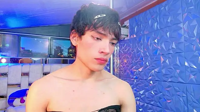 IsaacNovaa online show from April 30, 9:16 am