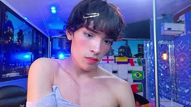Snapshot of IsaacNovaa chatting on June 14, 2:24 am IsaacNovaa online show from June 14, 2:24 am