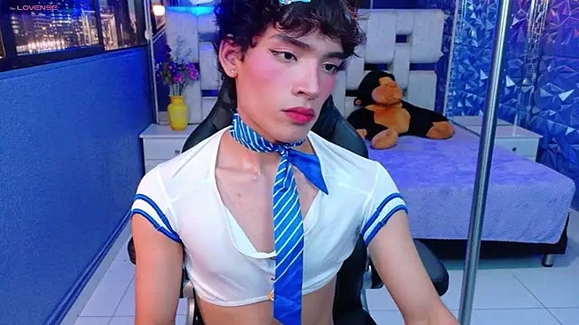 IsaacNovaa online show from May 7, 8:01 pm