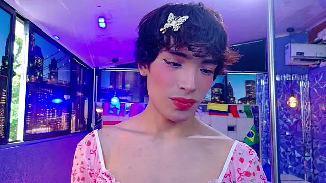 Snapshot of IsaacNovaa chatting on June 25, 8:58 pm IsaacNovaa online show from June 25, 8:58 pm