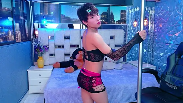 IsaacNovaa online show from April 22, 8:04 pm
