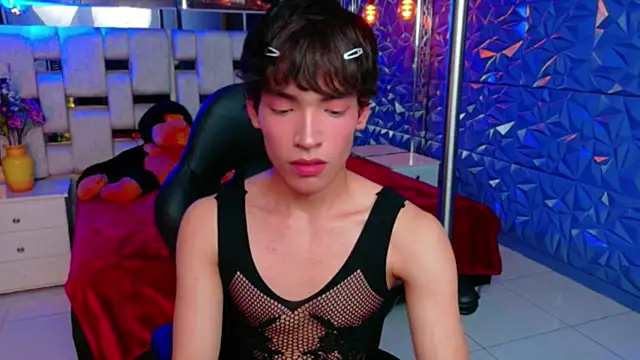 IsaacNovaa online show from March 31, 8:00 pm