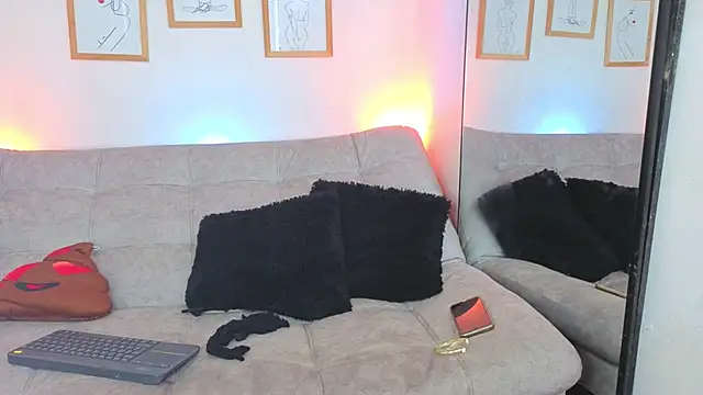CharlotteCopper  online show from April 12, 10:18 am