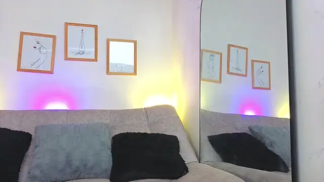 CharlotteCopper  online show from May 3, 10:42 am