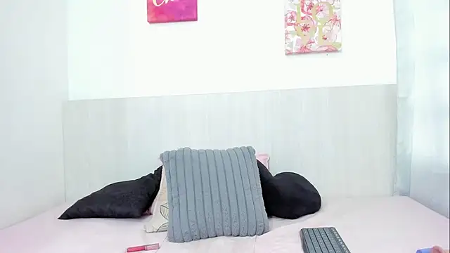 Naomi Doll  online show from May 9, 7:50 pm