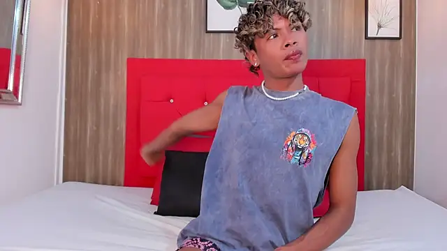 Henrikvermillion online show from March 26, 2:21 am