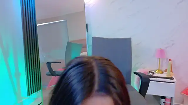 Charlott  18 online show from April 8, 2:29 pm