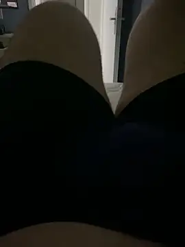 safadogggg online show from March 29, 4:03 am