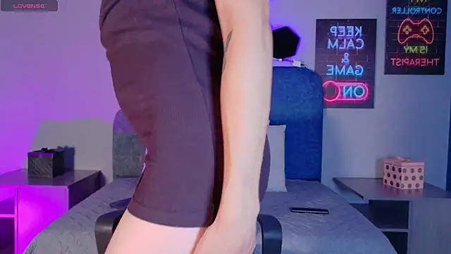 Diamondpierce online show from May 3, 1:58 pm
