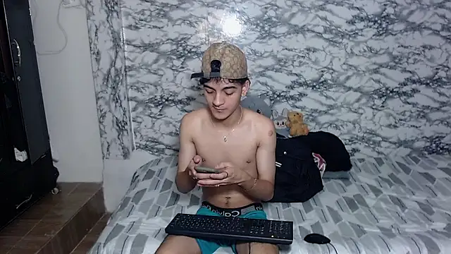 Snapshot of escanor_ar chatting on March 26, 10:07 pm escanor ar online show from March 26, 10:07 pm