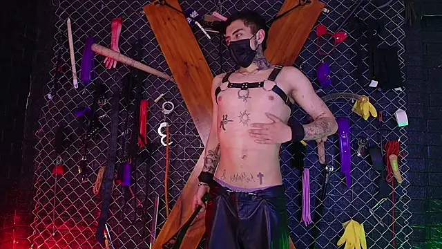 Snapshot of Chuky_BDSM_ chatting on March 26, 9:13 pm Chuky BDSM online show from March 26, 9:13 pm