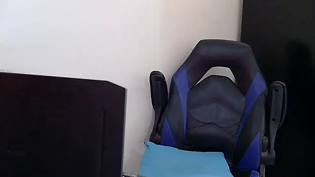 Darkkras online show from May 19, 2:02 pm