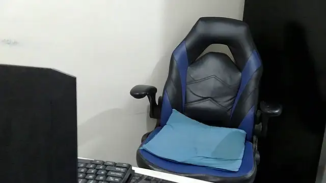 Darkkras online show from April 14, 12:04 am
