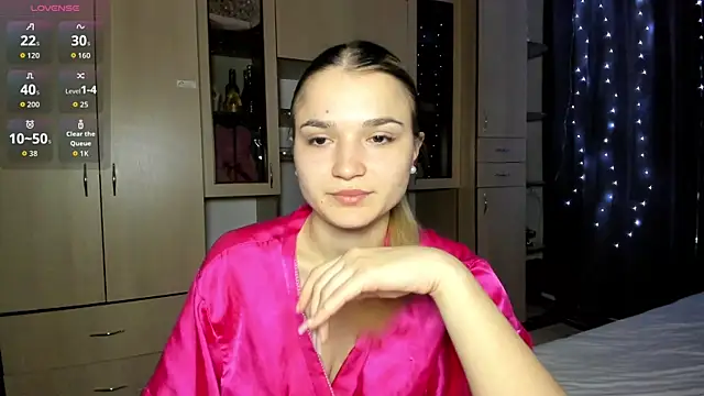 HoneyBunnyy  online show from April 4, 7:31 pm