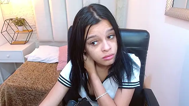 mia velvetk online show from May 7, 7:50 pm
