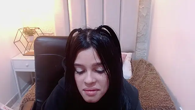mia velvetk online show from April 10, 7:48 am