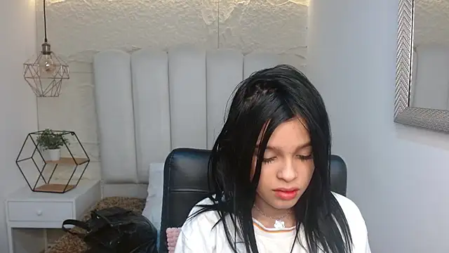 mia velvetk online show from April 1, 3:08 am